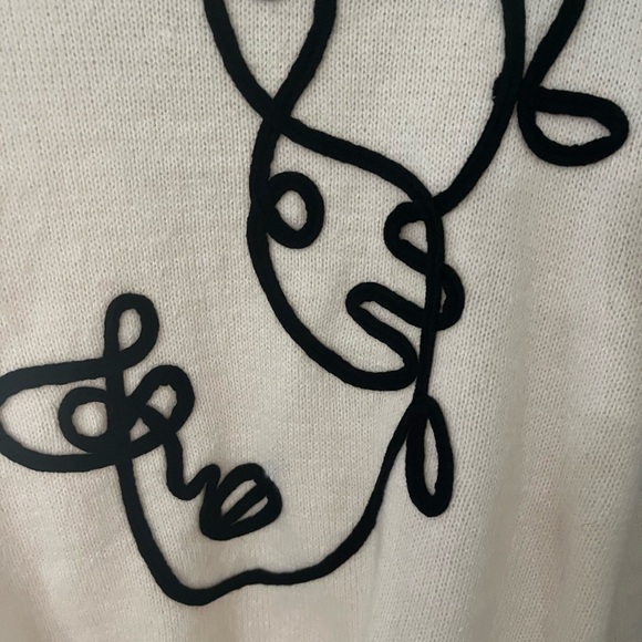 Cute sweater - Picture 2 of 6